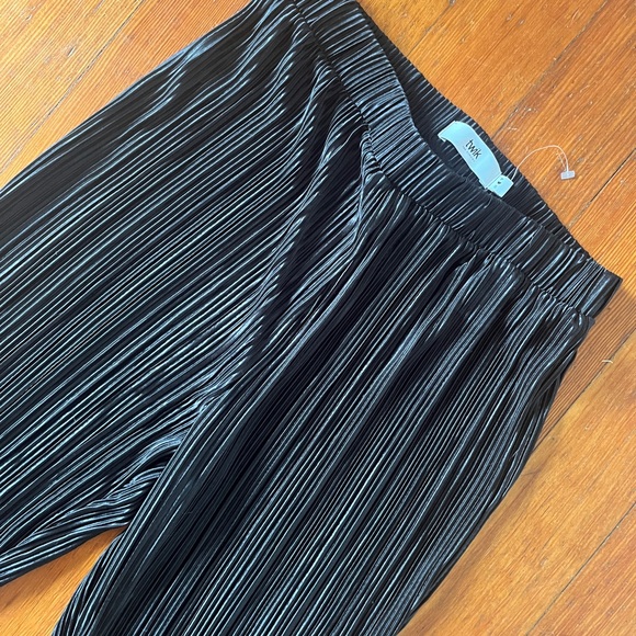 Black trendy pants - Picture 2 of 3